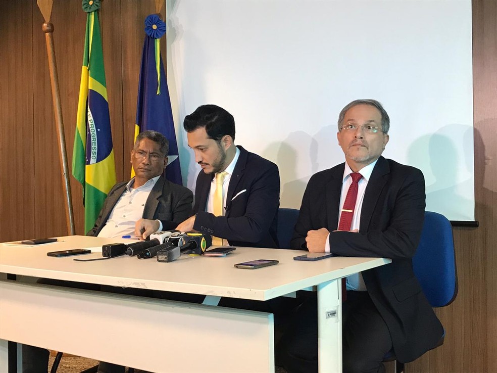 Secretário de Saúde e Educação falam com imprensa sobre medidas do governo contra o coronavírus — Foto: Ana Kézia Gomes/G1