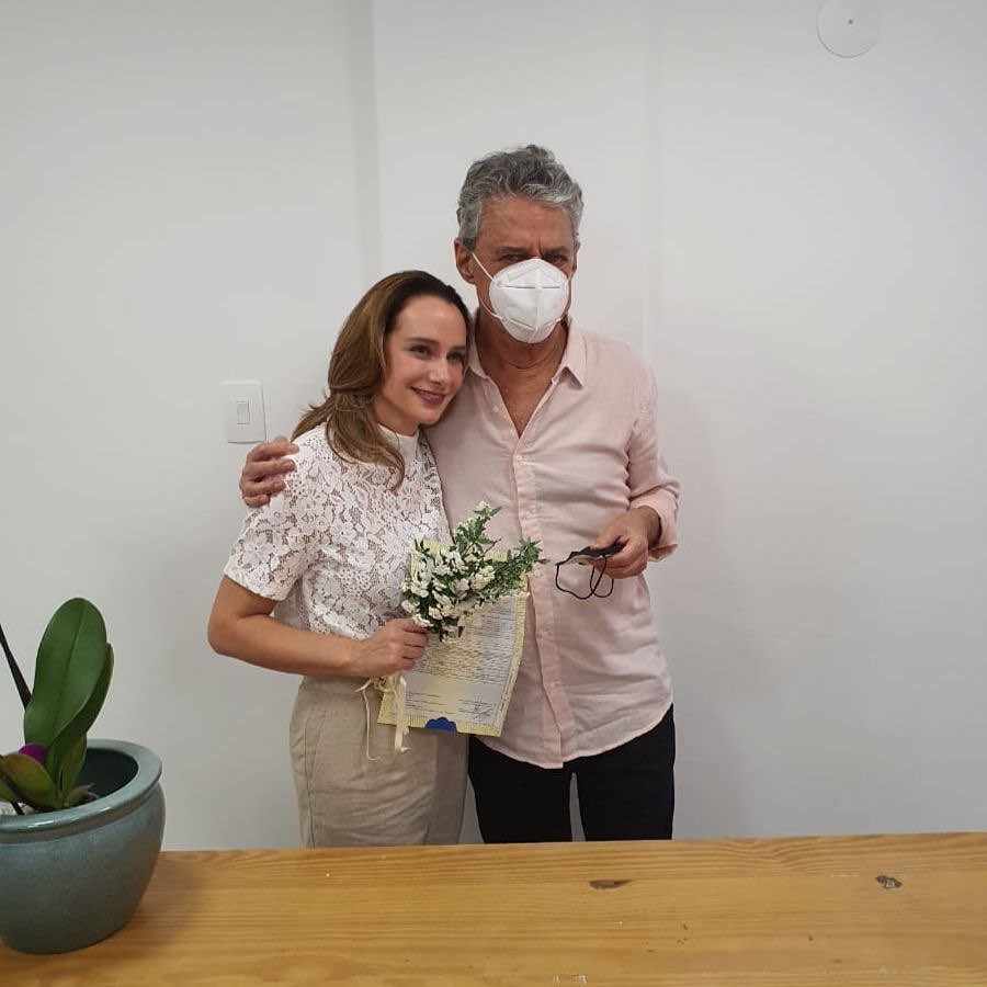 Carol Proner e Chico Buarque se casam (Foto: Reprodução/Instagram)