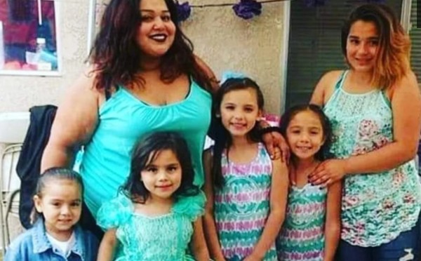 Jasmine Jacobo e suas cinco filhas  (Foto: Reprodução: People/ GOFUNDME)