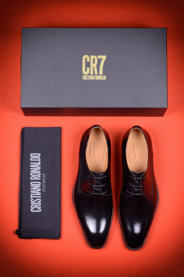 CR7 Footwear Gold Edition (Foto: Divulgação)