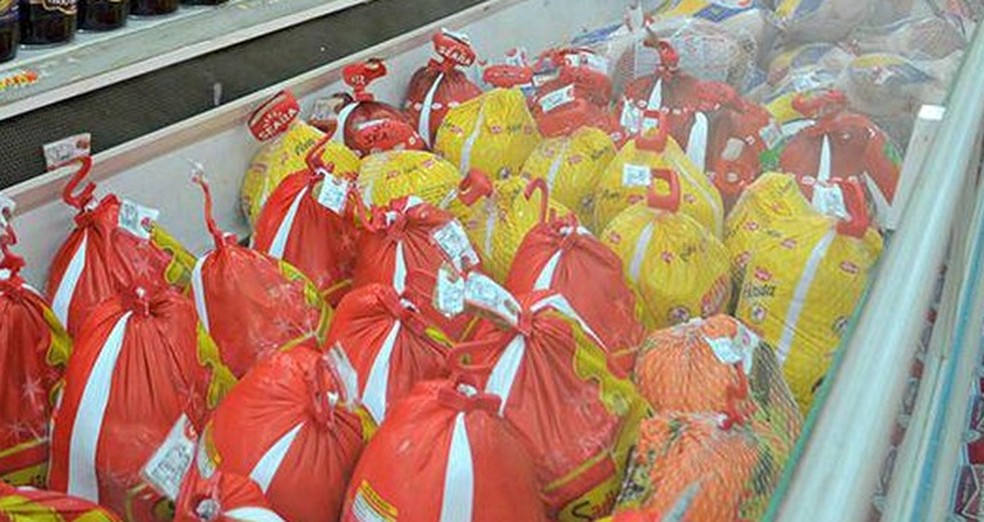 Liminar proíbe que Prefeitura de São João do Ivaí gaste R$ 83 mil com cestas  de Natal para servidores | Norte e Noroeste | G1