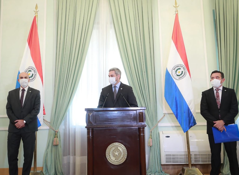 Presidente paraguaio Mario Abdo durante pronunciamento em 27 de abril — Foto: Governo do Paraguai/Divulgação