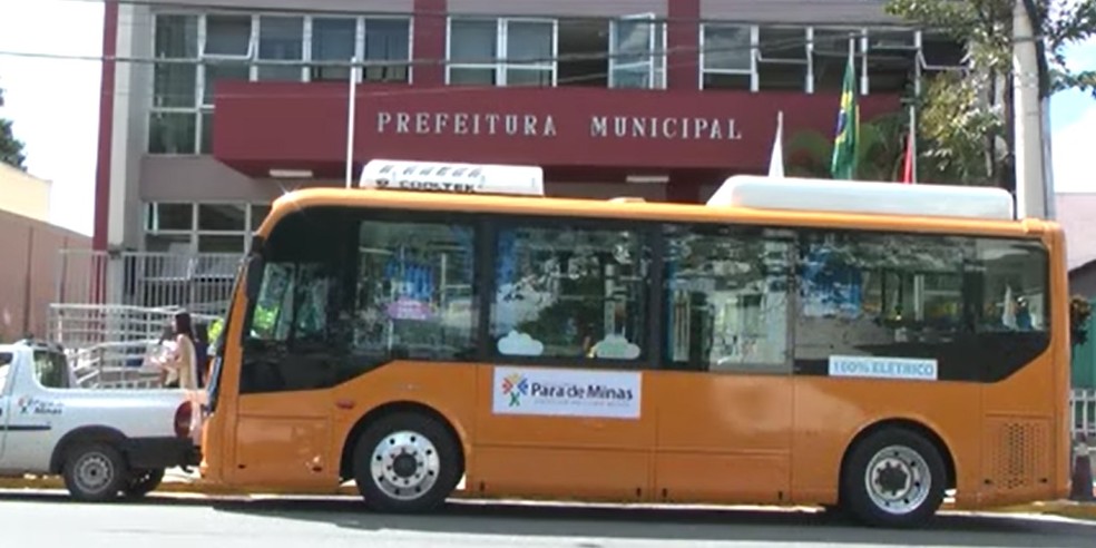 O ônibus elétrico está em fase de teste em Pará de Minas (Foto: Prefeitura Pará de Minas/Reprodução)