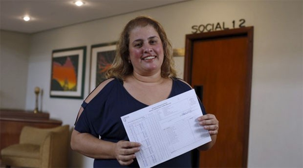 A síndica Patrícia Rodrigues já usou as novas regras para rescindir contrato de seu porteiro   (Foto: Estadão Conteúdo)