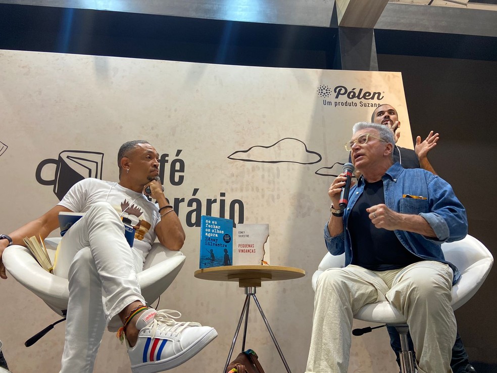 Edney Silvestre e Socorro Acioli falam sobre importância da literatura em tempo de barbárie — Foto: Isla Carvalho/iBahia