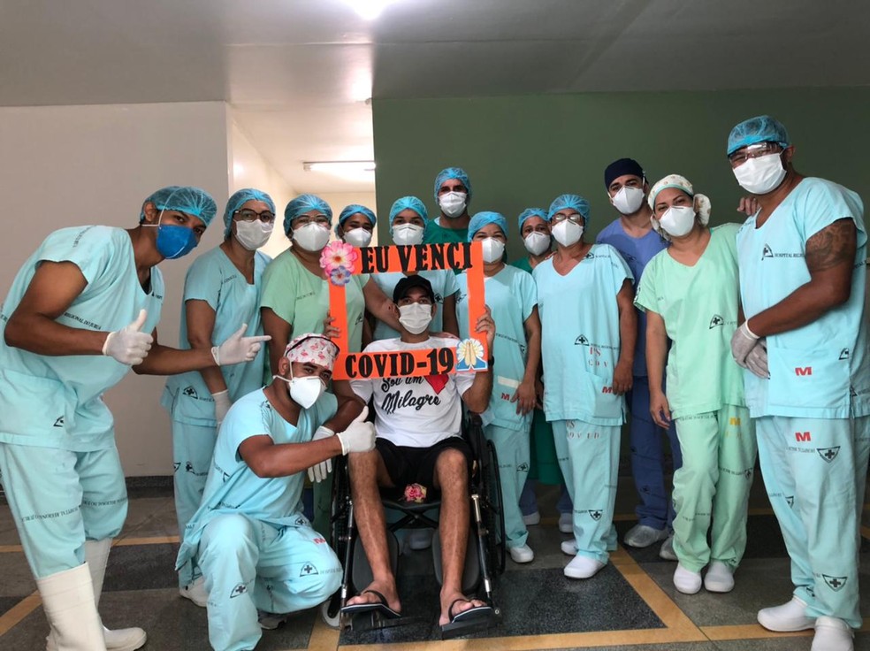 Claudeir Maciel Gomes tem alta após mais de um mês internado com Covid-19 em Cruzeiro do Sul — Foto: Arquivo pessoal