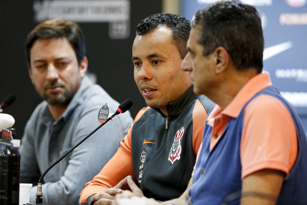 Confiante, Jair Ventura vê elenco incomodado e fala em 