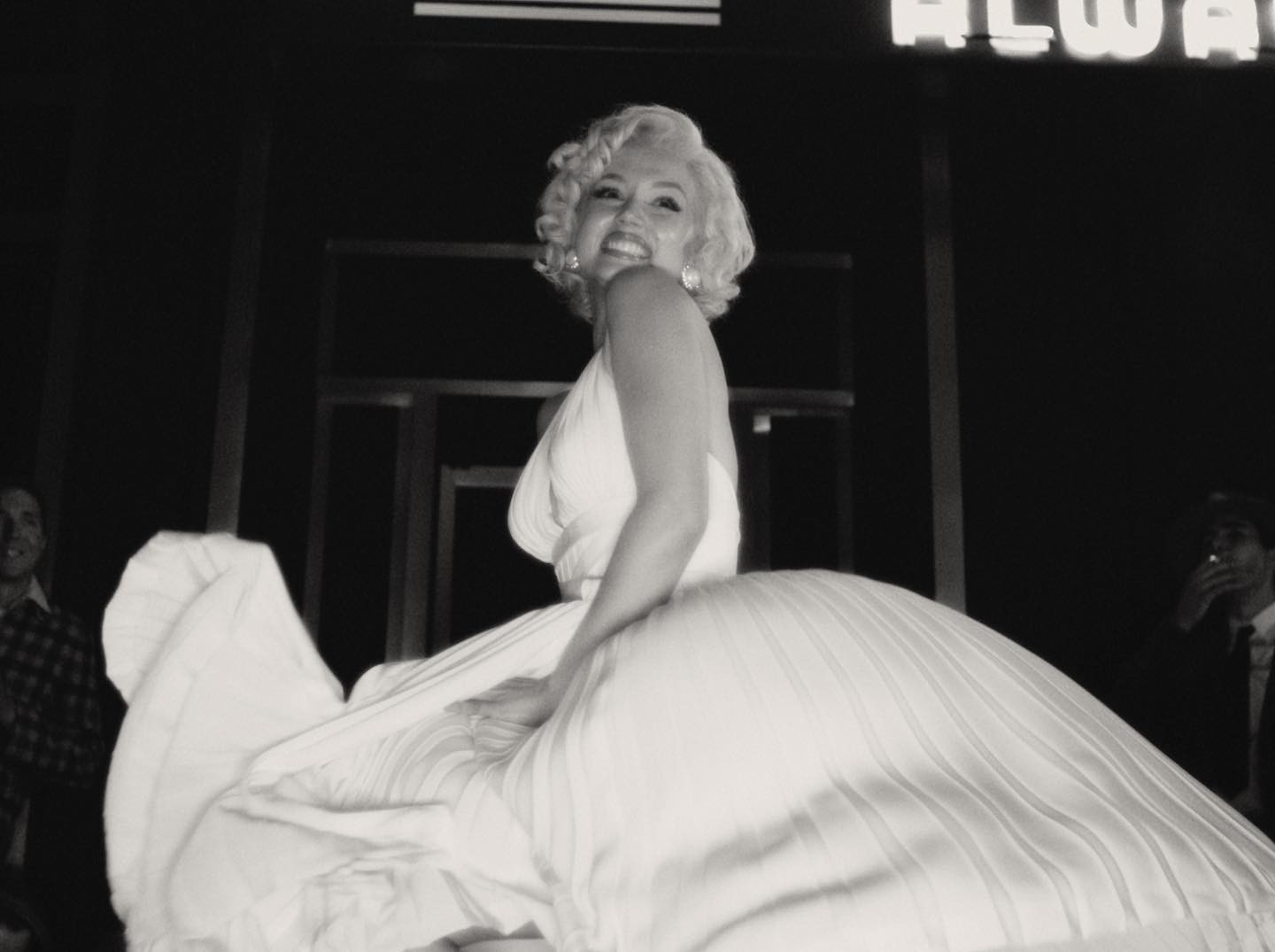 Ana de Armas surprises in photos characterized as Marilyn Monroe for the film (Photo: Reproduction / Instagram)