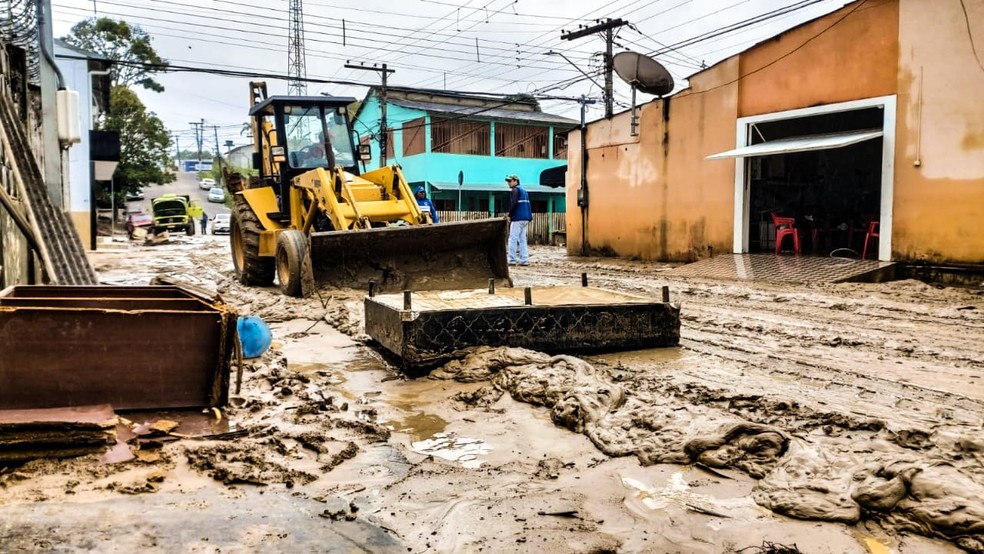 Infectologista alerta para cautela para evitar contato com água contaminada de enchentes — Foto: Juan Diaz/Arquivo pessoal