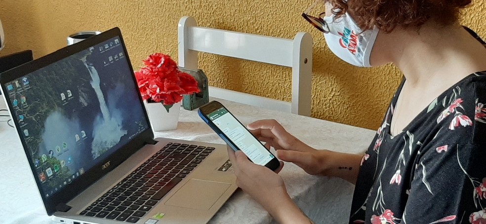 Nathália Fernandes, de 28 anos, possui especialização em marketing digital e hoje vive do trabalho — Foto: Eliana Nascimento/G1 AM 