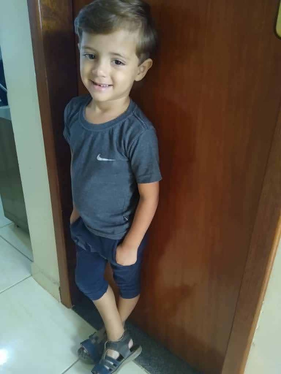 Enzo Gabriell Lima Corrêa, 5 anos, morreu em acidente com os pais e os irmão em Magé — Foto: Reprodução