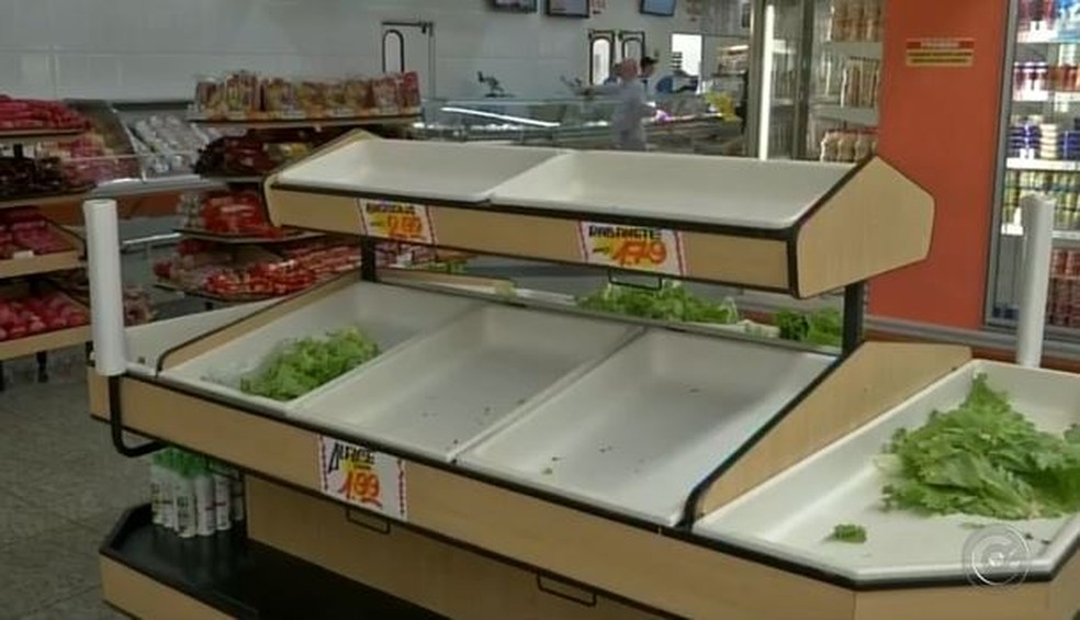 Faltam alimentos em mercados da região de Itapetininga (Foto: Reprodução/TV TEM)
