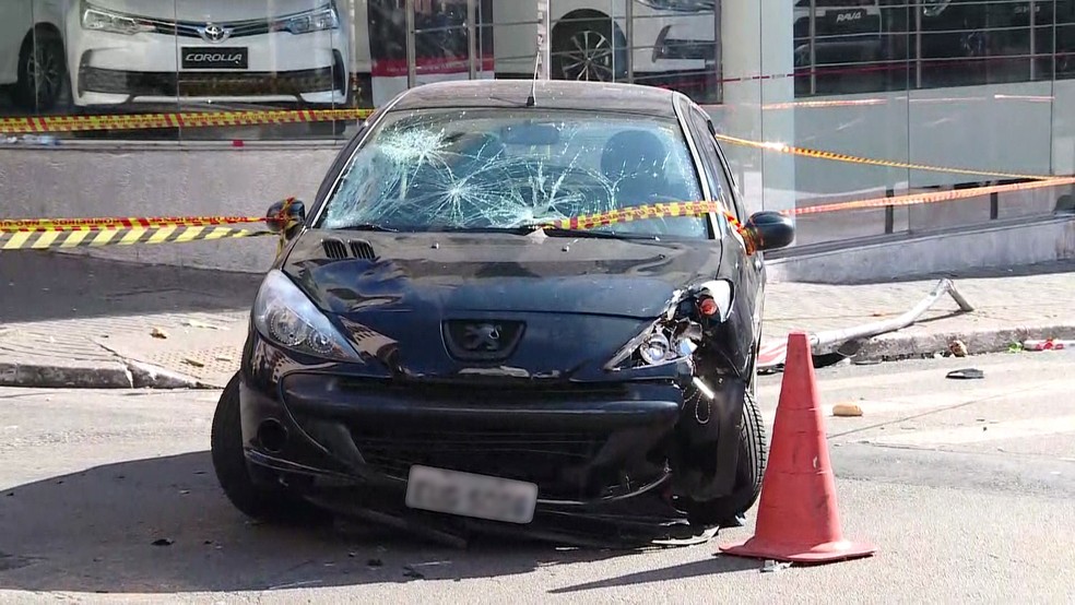 Carro atropeloau 5 pessoas na Augusta (Foto: Reprodução/TV Globo)