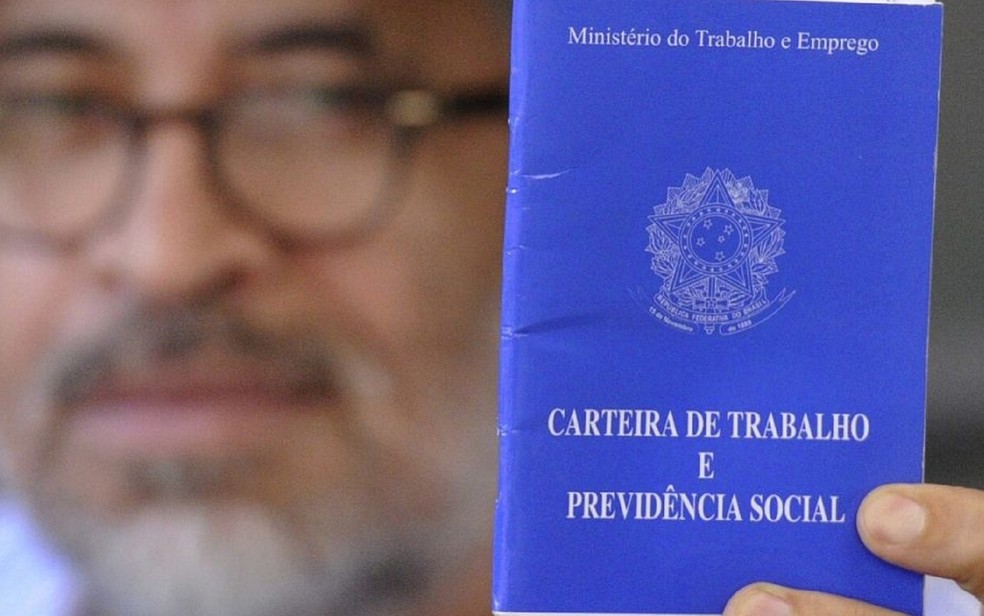 Carteira de Trabalho e Previdência Social — Foto: Divulgação / Governo de Goiás