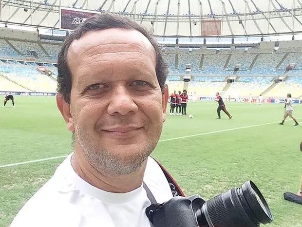 O fotógrafo de celebridades Cleomir Tavares morreu aos 56 anos vítima da Covid-19 (Foto: Reprodução/Instagram)