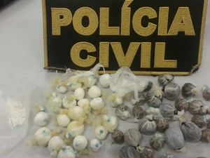 Trouxas de drogas encontradas em presídio do TO (Foto: Divulgação/Polícia Civil)