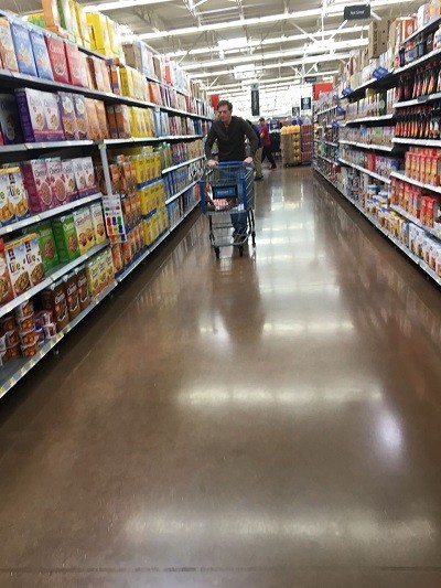 Marcelo Crivella faz compras em Orlando 