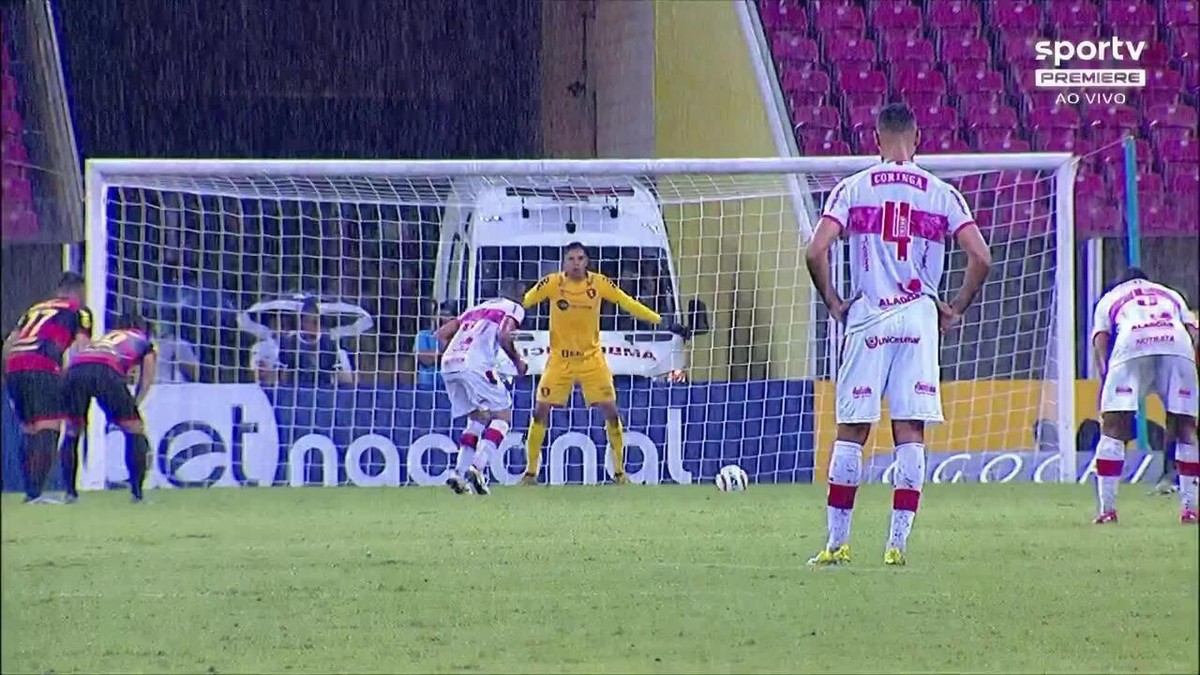 Lucas Lima lamenta gol de empate sofrido pelo Sport no fim de clássico:  Vamos tomar uma dura, sport