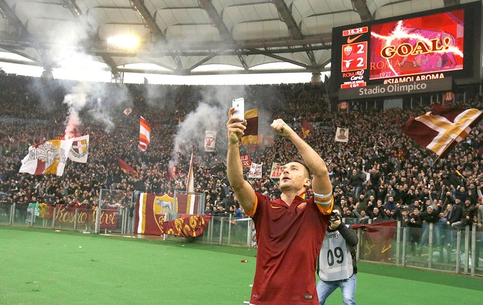 Totti, Roma X Lazio (Foto: Agência EFE)