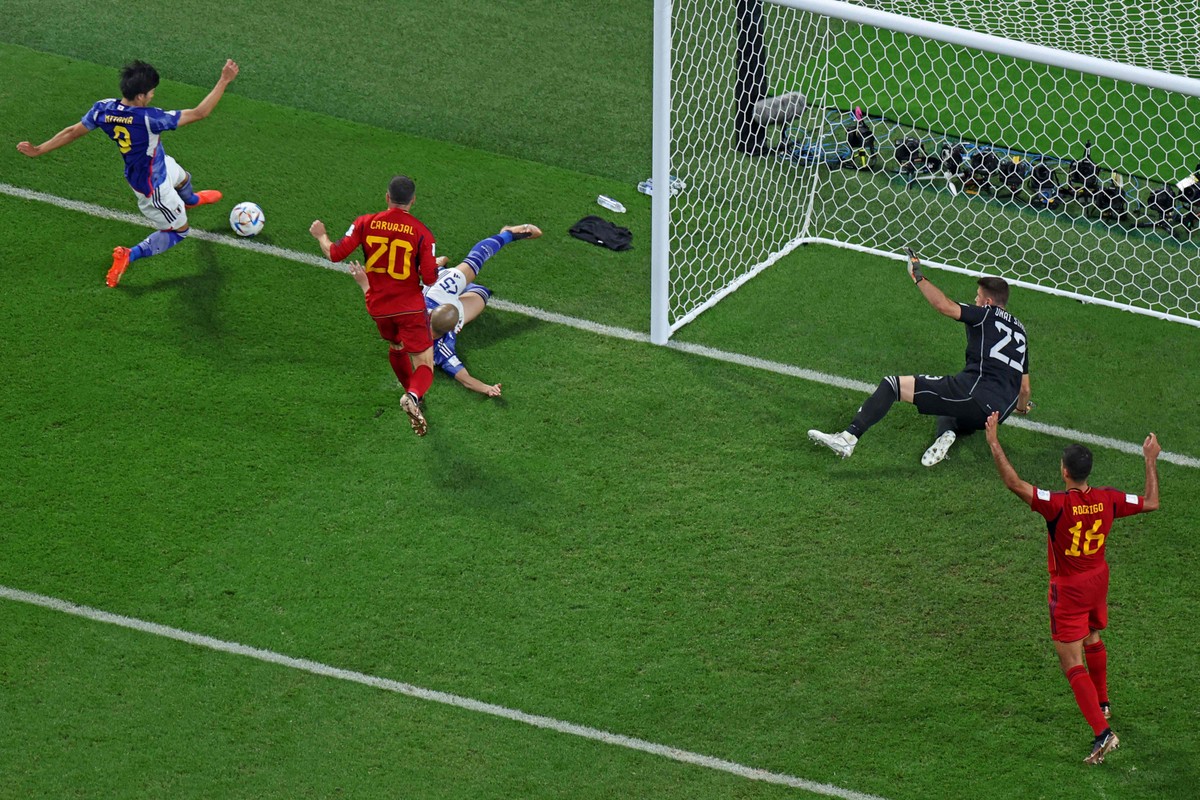 O que significa gol fora no futebol?
