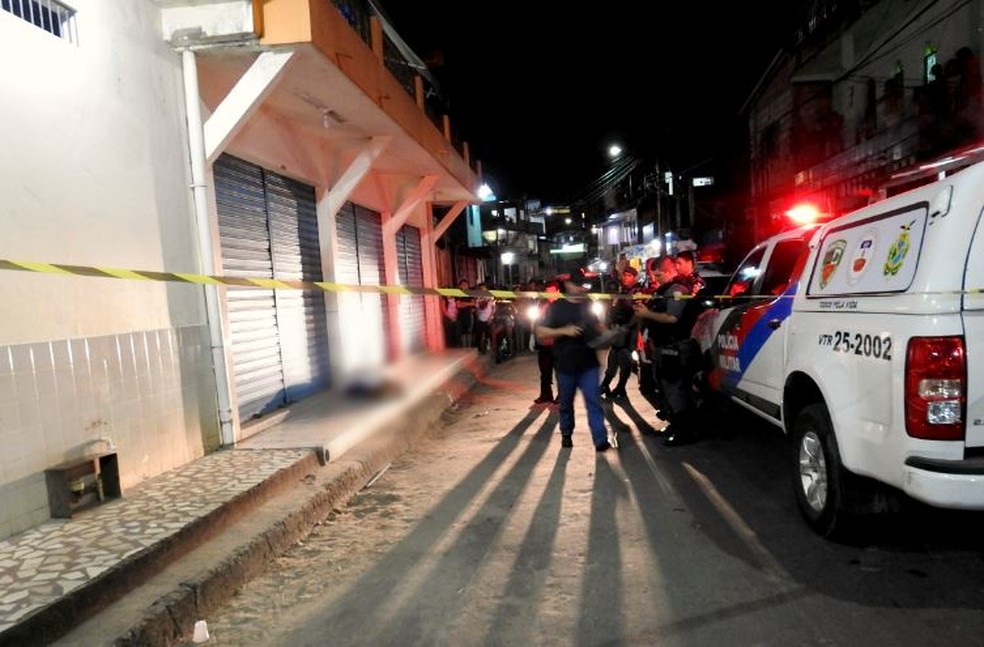 Crime ocorreu na rua 1º de maio, no bairro Compensa, Zona oeste de Manaus (Foto: Ive Rylo/G1AM)
