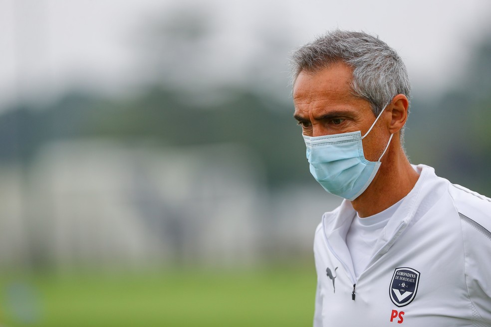 Paulo Sousa, que usava as iniciais PS junto ao escudo quando treinava o Bordeaux, chega ao Rio na sexta — Foto: Bordeaux/Divulgação