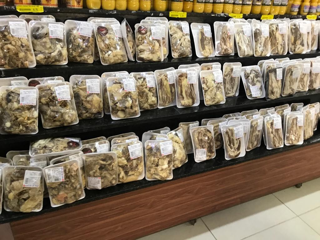 Supermercado é autuado por deixar 80 kg de carne estragada à venda em João Pessoa