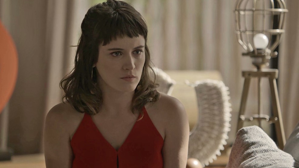 Clara fica chocada com tentativa de acordo (Foto: TV Globo)