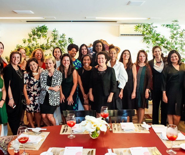 Mulheres do Sim: executivas e empresárias reunidas para o lançamento da ação que pretende empoderar microemprededoras (Foto: Charles Naseh)