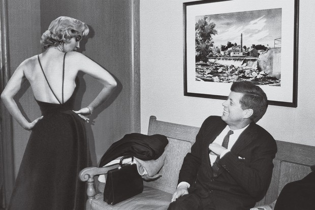 Marilyn e Kennedy nofim dos anos 50, quando o então presidente dos EUA começou a ser flagrado acompanhado da atriz (Foto: Getty Images e Glow Images)
