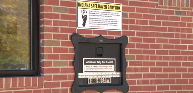 Caixa de correios para bebês abandonados (Foto: Reprodução/CBS News)
