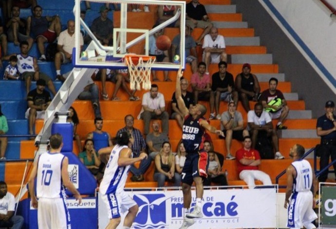 Davi x Golias: com objetivo de fugir da degola, Goiânia recebe o líder Fla