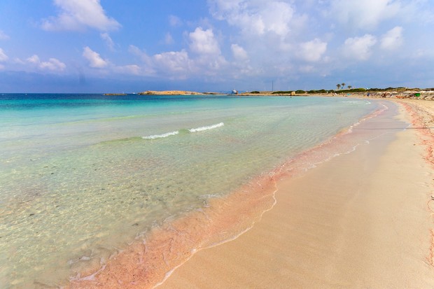 Spain. Balearic Island. Formentera. Playa de Ses Illetes. (Photo by: Valletta Vittorio/AGF/Universal Images Group via Getty Images) (Foto: Universal Images Group via Getty)