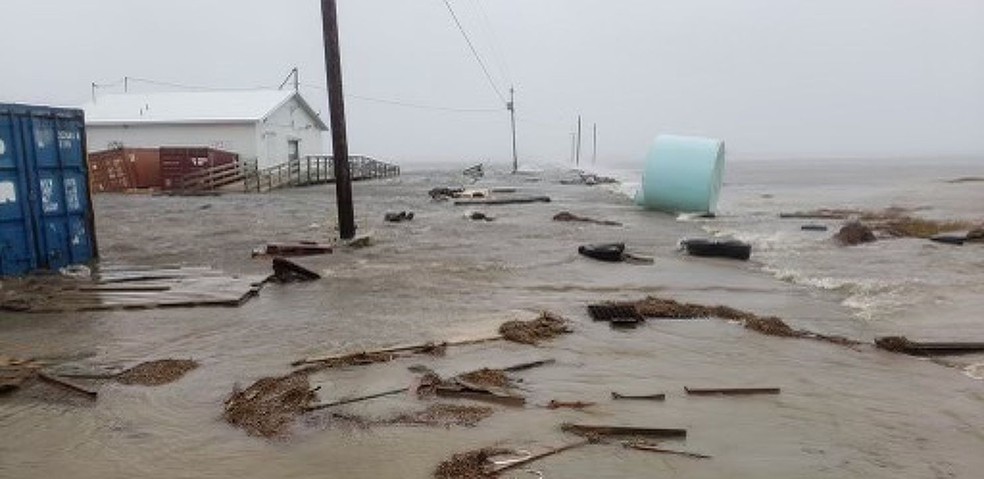 Alasca é atingido pela mais forte tempestade em meio século — Foto: Reprodução/Twitter Melissa Frey