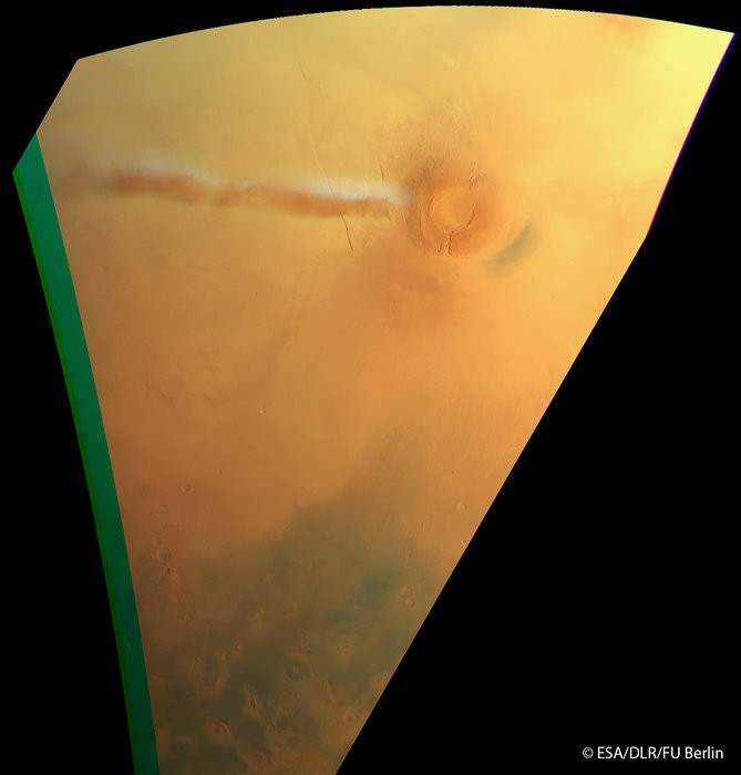 Uma espécie de nuvem branca é flagrada rondando Marte (Foto: European Space Agency (ESA))