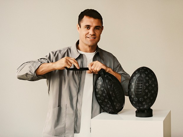 A LOUIS VUITTON PARABENIZA O VENCEDOR DA COPA DO MUNDO DE RUGBY