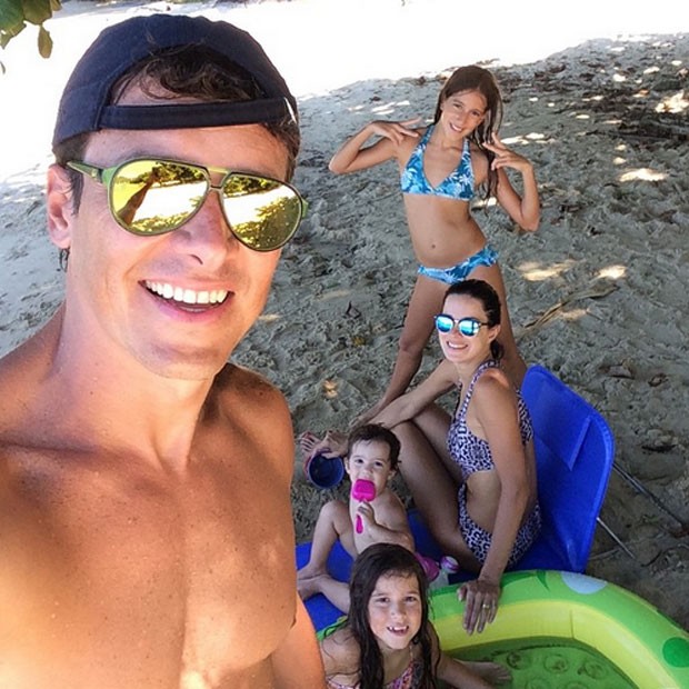 A família inteira na praia! (Foto: Reprodução/ Instagram)