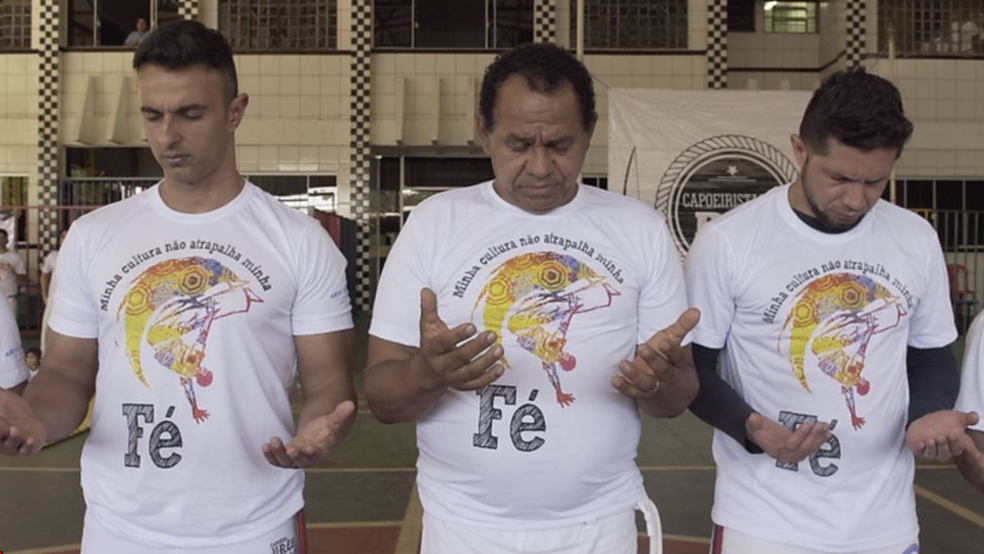 'O berimbau vai aonde o terno não chega': a capoeira gospel une a arte brasileira à religião evangélica (Foto: BBC Brasil/Reprodução)
