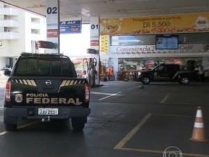 Investigações começaram em um posto de gasolina em Brasília que lavava dinheiro  (Foto: Reprodução / RPC)