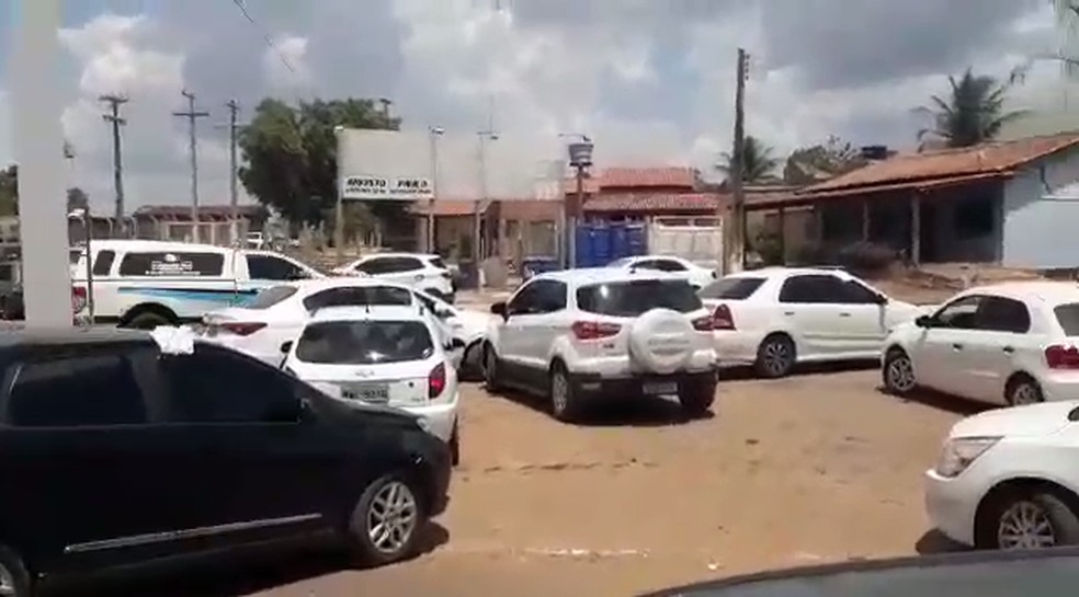 Moradores fizeram carreata para prestar última homenagem para mulher — Foto: Reprodução