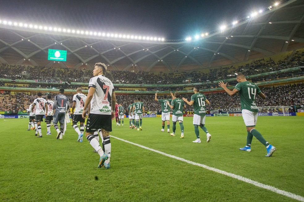 Guarani x Vasco na Arena da Amaz�nia � Foto: Daniel Ramalho / CRVG