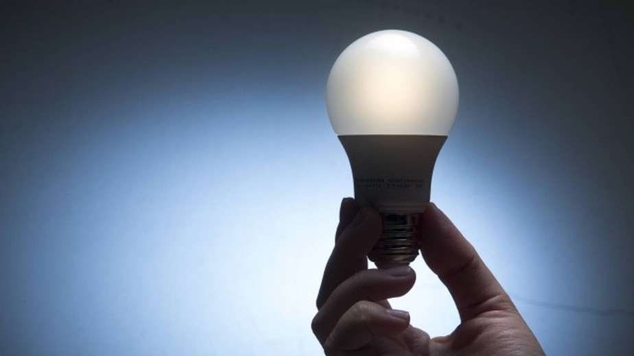 Lâmpada LED é mais eficiente e ajuda a economizar