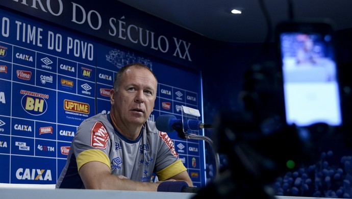 Cruzeiro terá que conciliar pressão de estar no Z-4 em jogo da Copa do Brasil