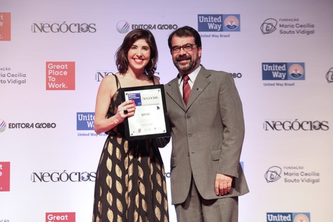 Quem recebeu o prêmio pela Natura foi a diretora global de desenvolvimento organizacional da empresa, Mariana Talarico