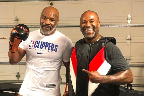 Mike Tyson com o treinador Rafael Cordeiro (Foto: Instagram)