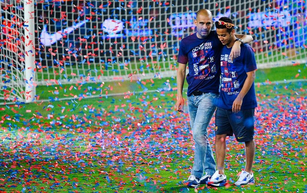 Thiago Alcantara e Guardiola pelo Barcelona (Foto: Getty Images)