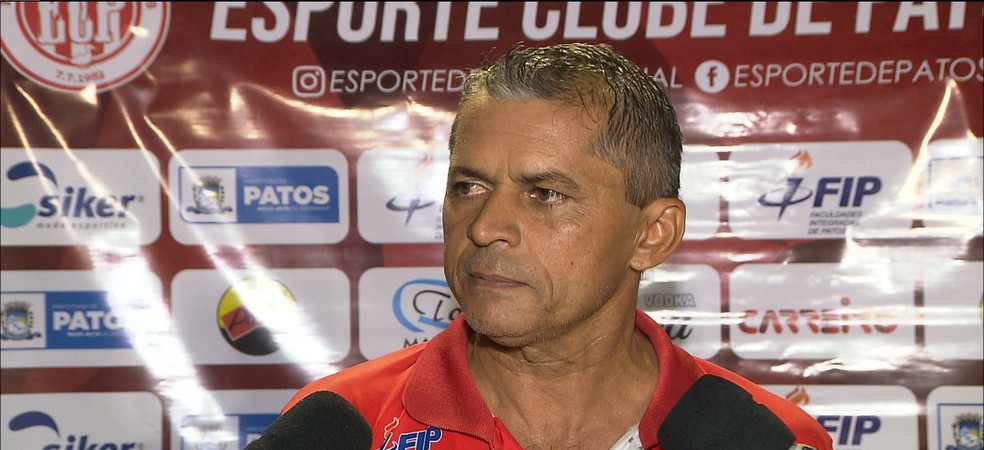 Marcos Nascimento, t�cnico do Esporte de Patos, quer encontrar Perilima na final do Campeonato Paraibano da 2� divis�o � Foto: Reprodu��o / TV Para�ba