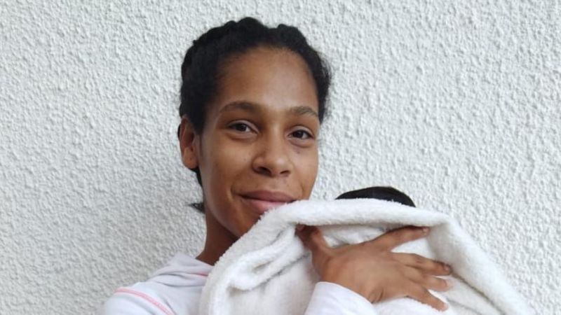 A venezuelana que entrou em trabalho de parto no teto de um trem ao tentar imigrar para os EUA