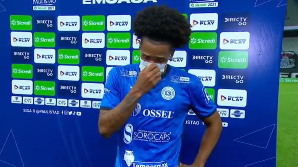 Gabriel, lateral-direito do São Bento, se emociona ao lembrar do pai falecido  — Foto: Reprodução