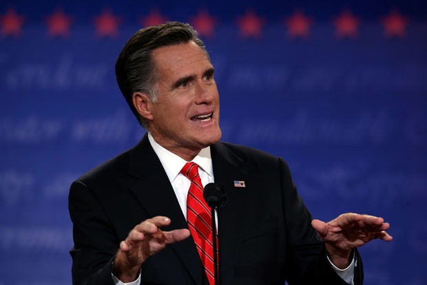 O candidato republicano à presidência dos EUA, Mitt Romney, durante o debate desta quarta-feira (3) em Denver, no Colorado (Foto: AP)